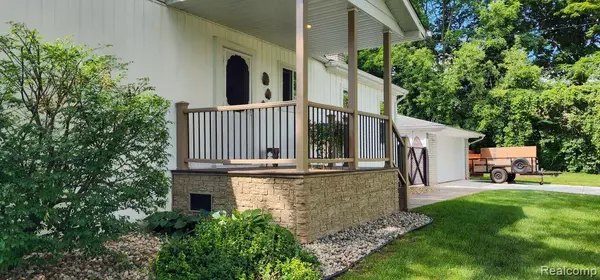 South Lyon, MI 48178,497 LYON BLVD