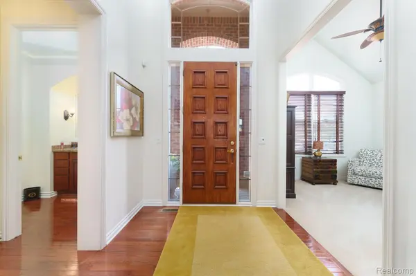 South Lyon, MI 48178,10769 CLIFFVIEW DR