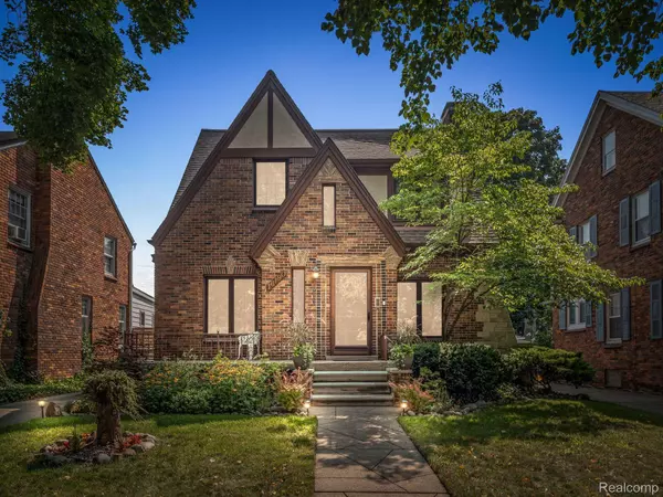 Detroit, MI 48219,16190 GLASTONBURY RD