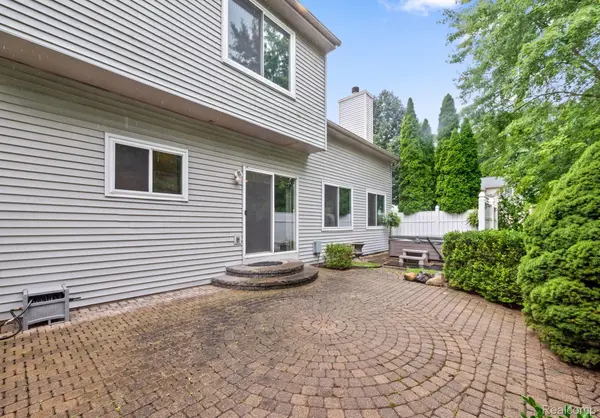 Holly, MI 48442,3287 POND RIDGE DR