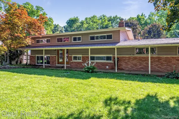 Commerce Twp, MI 48390,1814 BIG TRAIL RD