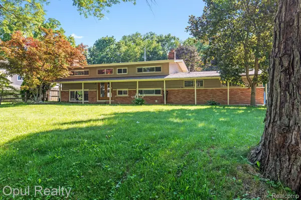 Commerce Twp, MI 48390,1814 BIG TRAIL RD