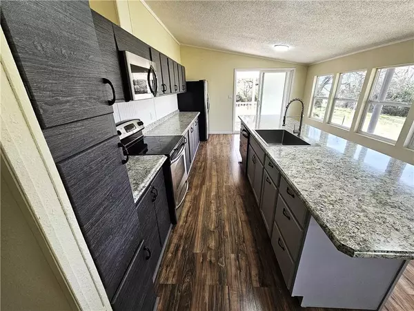 Donie, TX 75838,102 LCR 828