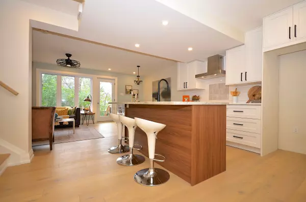 Overbrook - Castleheights And Area, ON K1K 2E9,660 Hochelaga ST #32