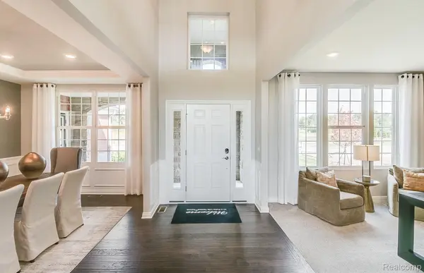 South Lyon, MI 48178,23125 Jens DR