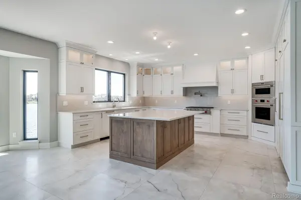 Shelby Twp, MI 48316,3784 FORSTER LN