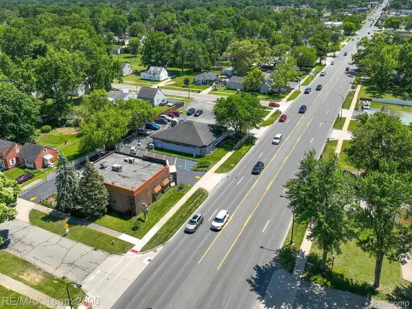 844 N WAYNE RD, Westland, MI 48185