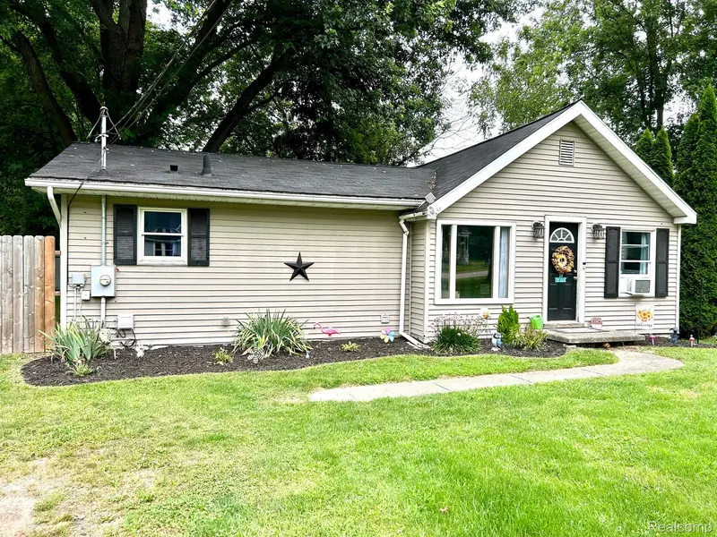 314 Mechanic ST, Stockbridge, MI 49285