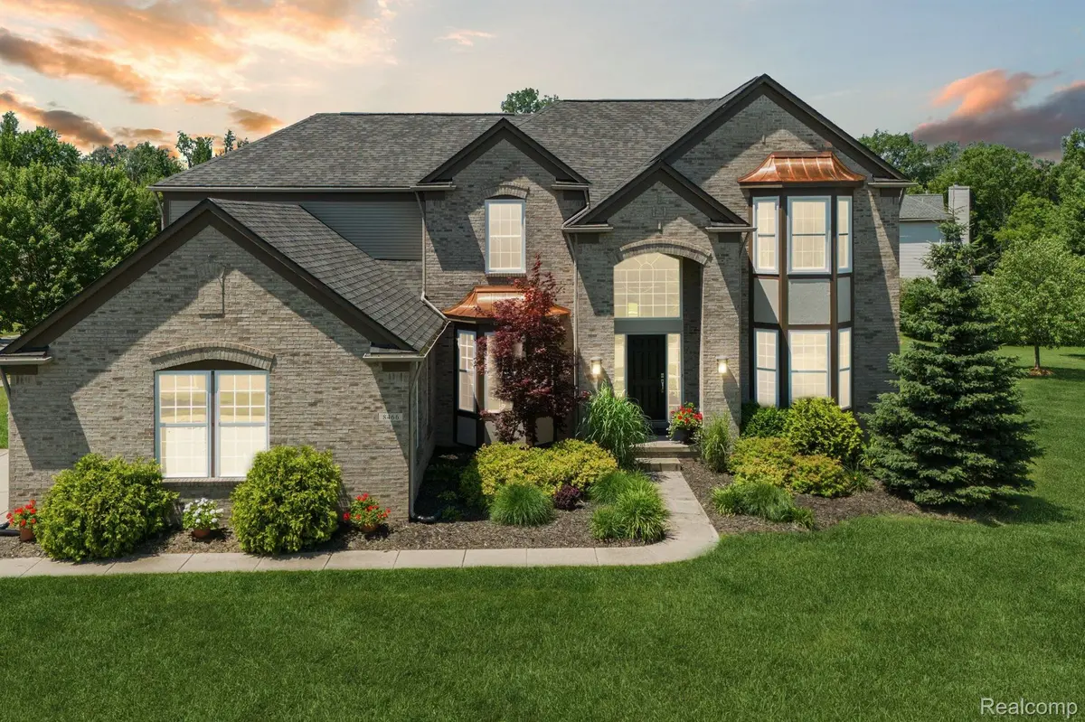 8466 PARKSIDE DR, Grand Blanc Twp, MI 48439