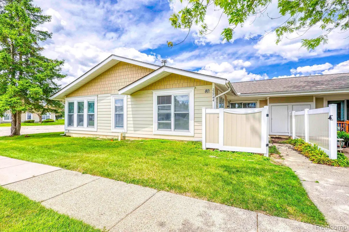 Novi, MI 48375,22744 CORTES ST