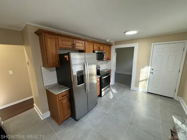 Farmington Hills, MI 48336,22674 TULANE AVE