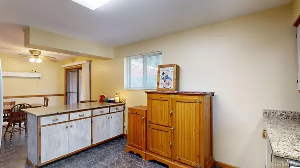 Saginaw, MI 48638,5446 SILVERCREST LN