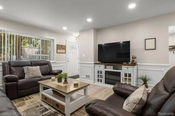 Dearborn Heights, MI 48125,4202 GERTRUDE ST