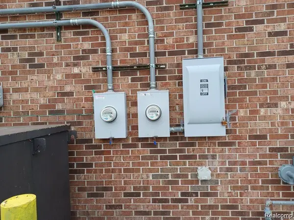 Detroit, MI 48224,17651 E WARREN AVE