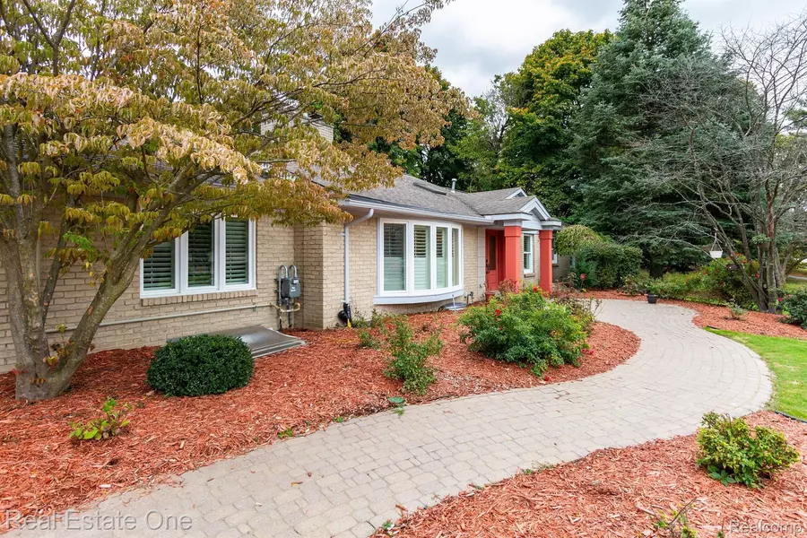 4345 PINE TREE TRL, Bloomfield Hills, MI 48302