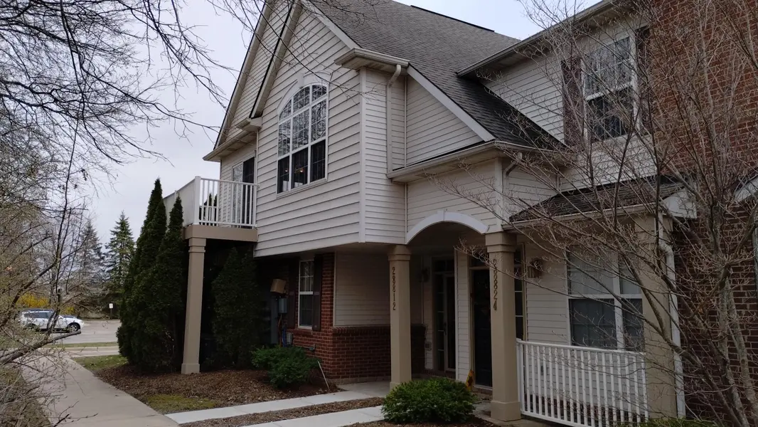 28812 Cullen DR, Romulus, MI 48174