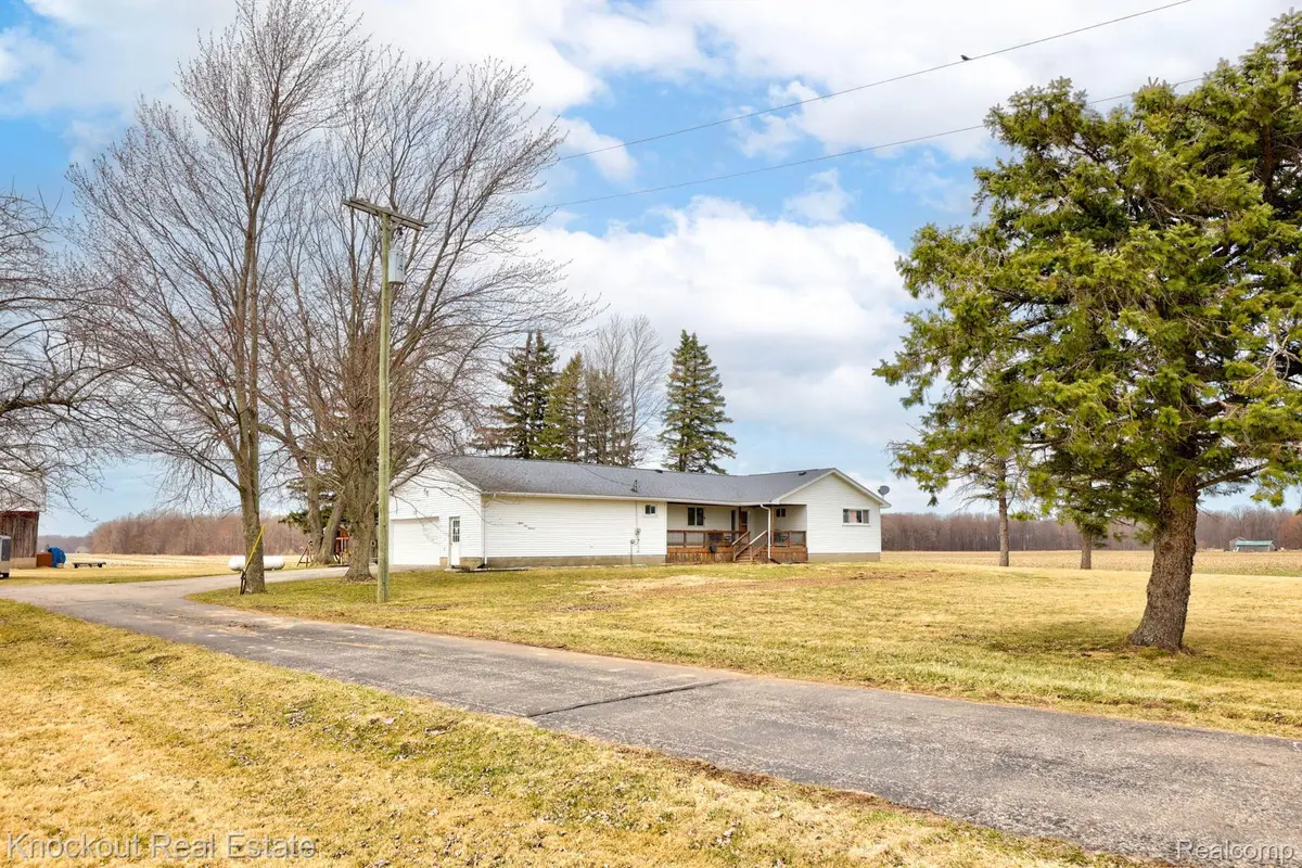 8900 BRAY RD, Arbela Twp, MI 48768