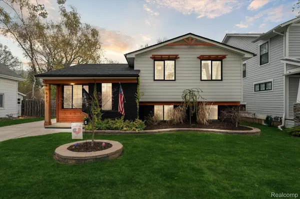 Royal Oak, MI 48073,627 Golf AVE