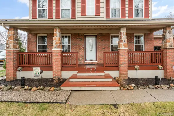 Madison Heights, MI 48071,733 W Woodside AVE