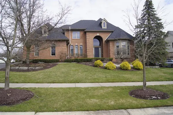 6531 BRIDGEWATER DR, West Bloomfield, MI 48322