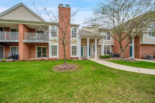 Sterling Heights, MI 48314,5336 Pine Aires DR