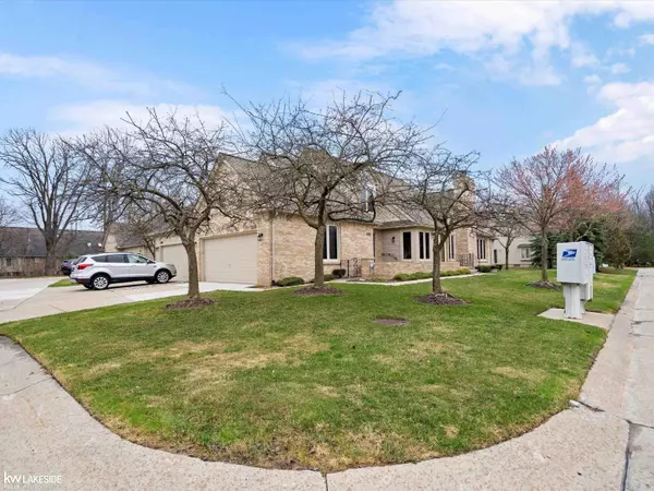 Macomb, MI 48042,16903 Sandstone CIR