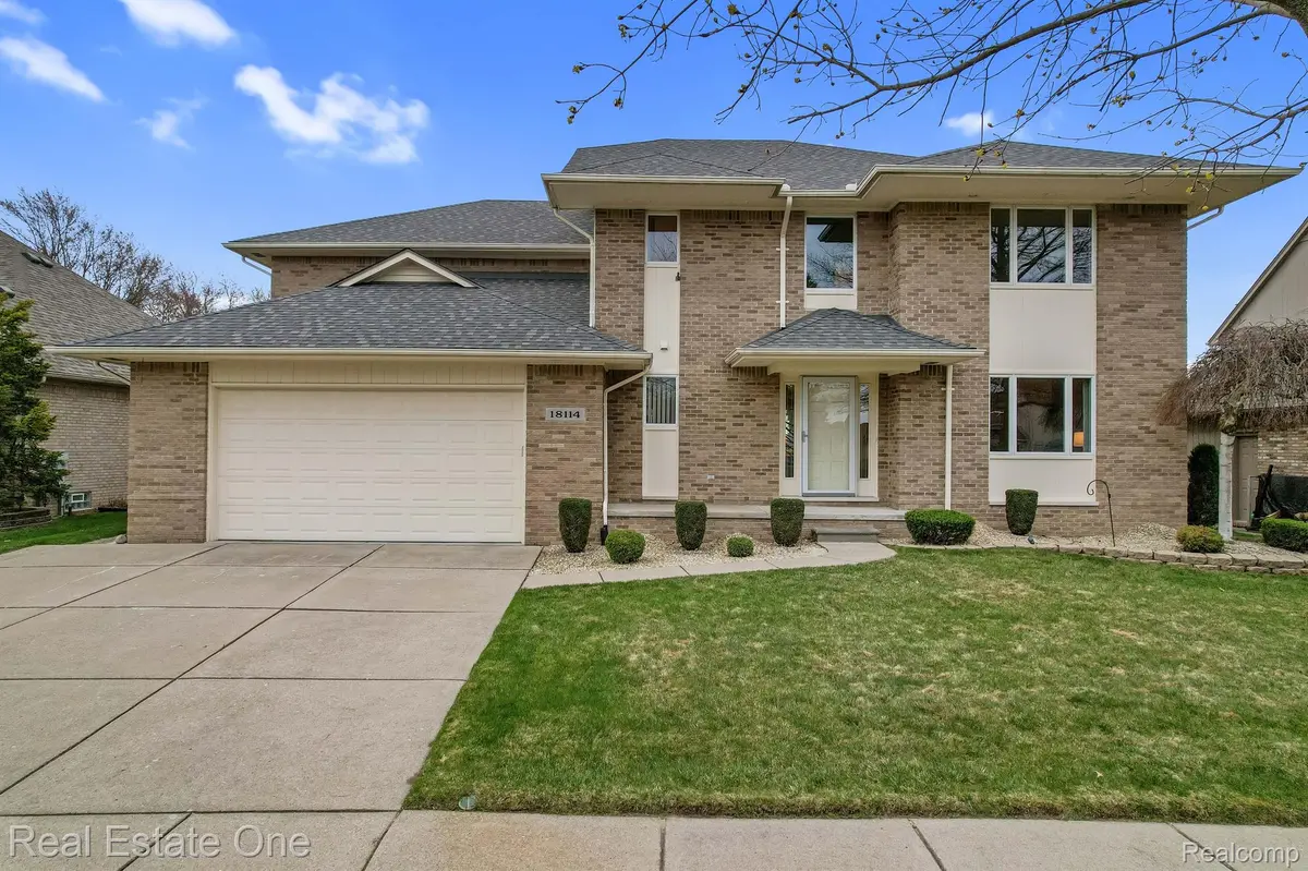 Macomb, MI 48044,18114 TERESA DR