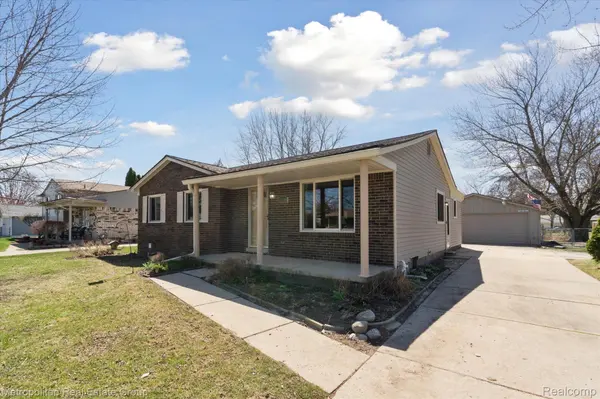 Clinton Township, MI 48038,18289 N OAK DR