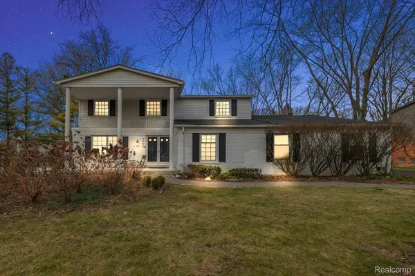 4592 FAIRWAY RDG, West Bloomfield, MI 48323