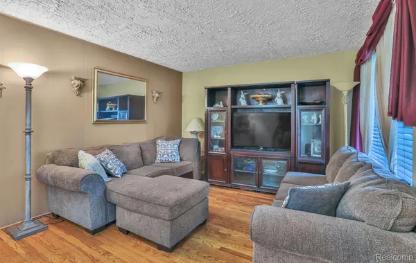 Livonia, MI 48154,37944 DONALD ST