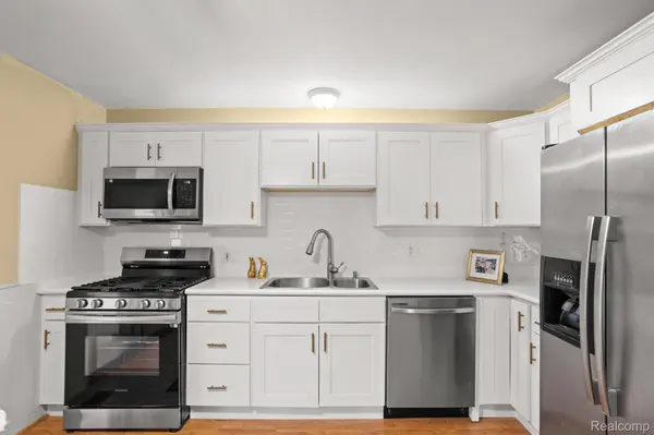 Livonia, MI 48154,37944 DONALD ST