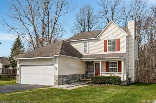 1025 YORICK PATH, Wixom, MI 48393