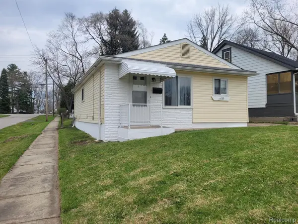 Redford, MI 48239,15796 LOLA DR