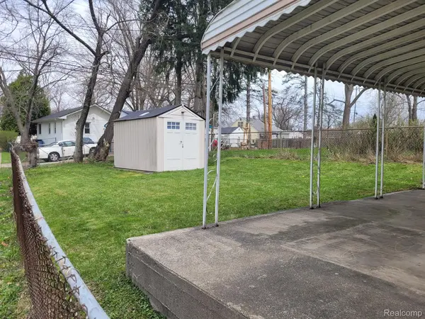 Redford, MI 48239,15796 LOLA DR