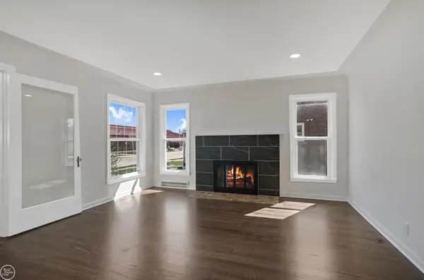 Eastpointe, MI 48021,15838 Oak AVE