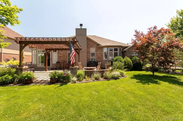 21295 Sienna DR, Macomb, MI 48044