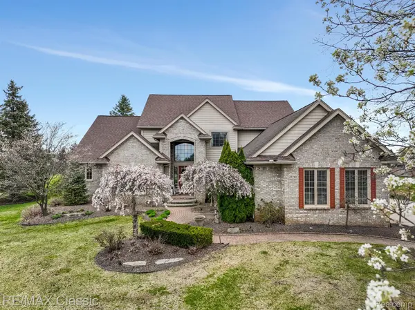 South Lyon, MI 48178,23760 SPY GLASS HL N