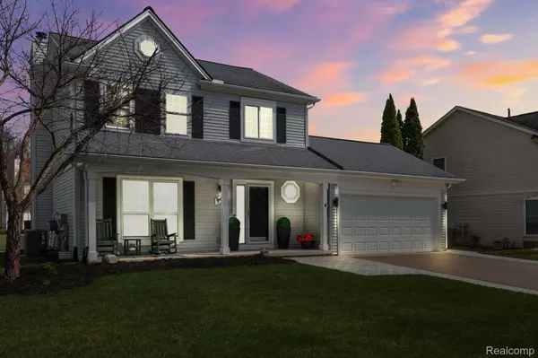 South Lyon, MI 48178,948 S PARKWOOD DR