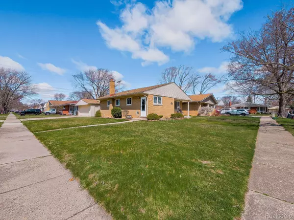 St. Clair Shores, MI 48081,21563 WINSHALL CT