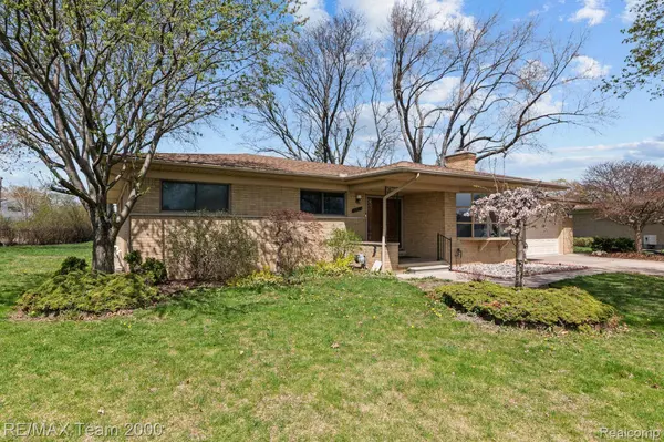 Warren, MI 48093,11203 BIRCHCREST DR