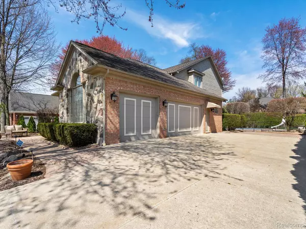 Shelby Twp, MI 48315,14165 BOURNEMUTH DR