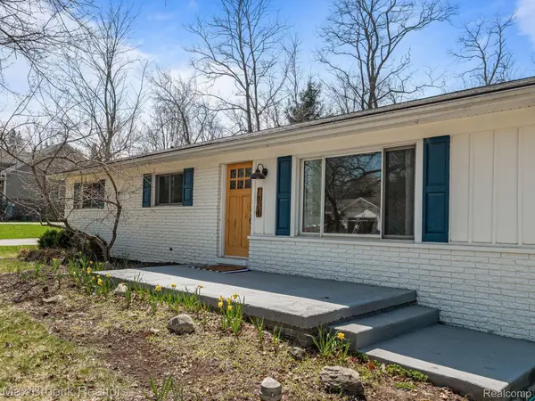 West Bloomfield, MI 48324,1824 ELSIE DR