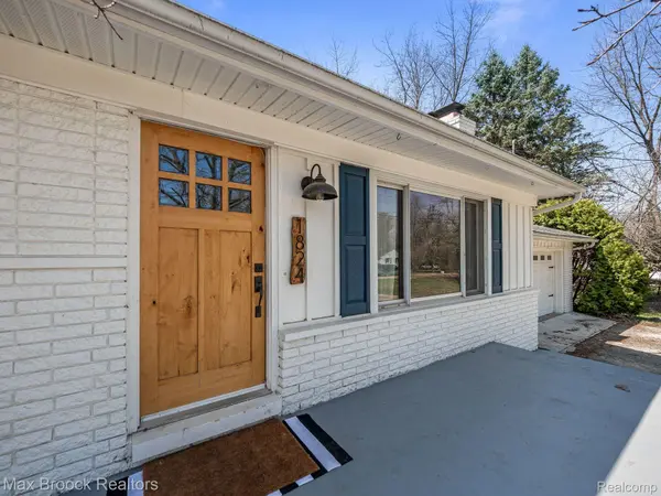 West Bloomfield, MI 48324,1824 ELSIE DR