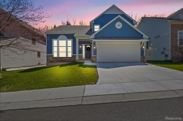 34709 PICKFORD DR, Farmington Hills, MI 48335