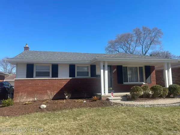 Harper Woods, MI 48225,20219 HUNT CLUB DR