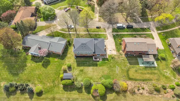 Shelby Twp, MI 48315,47266 WARWICK CT