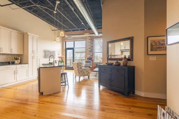 South Haven, MI 49090,525 SUPERIOR ST #203