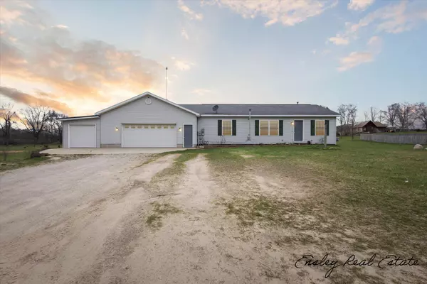 1553 Serenity Valley DR NE, Cedar Springs, MI 49319