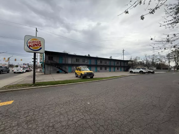 Royal Oak, MI 48073,111 12 Mile RD