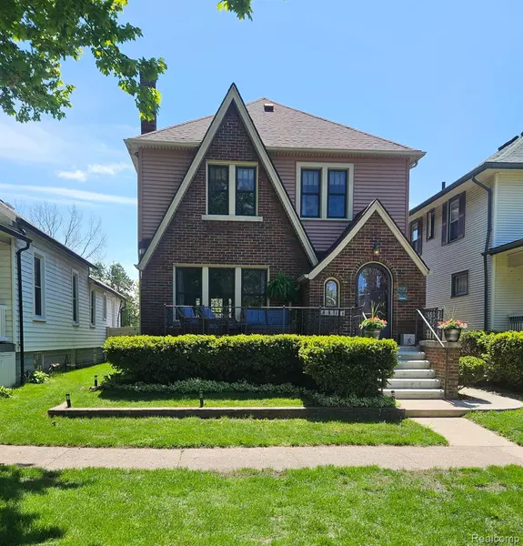 423 MAPLE ST, Wyandotte, MI 48192